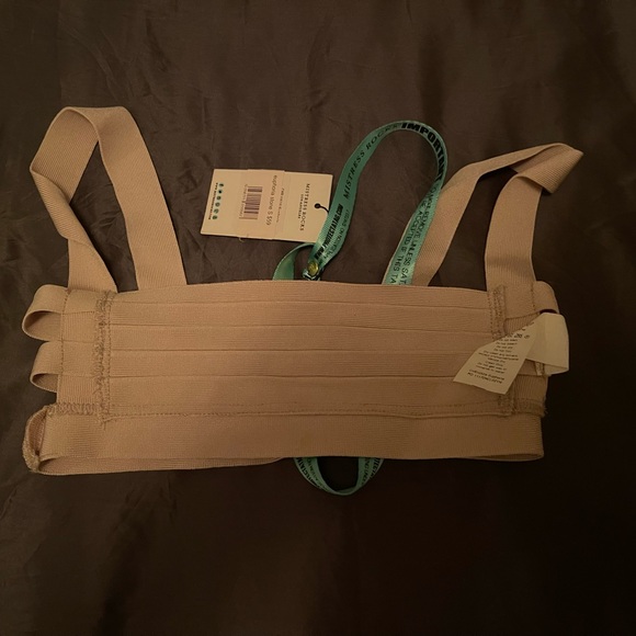 Mistress rocks bandage top - Picture 3 of 3